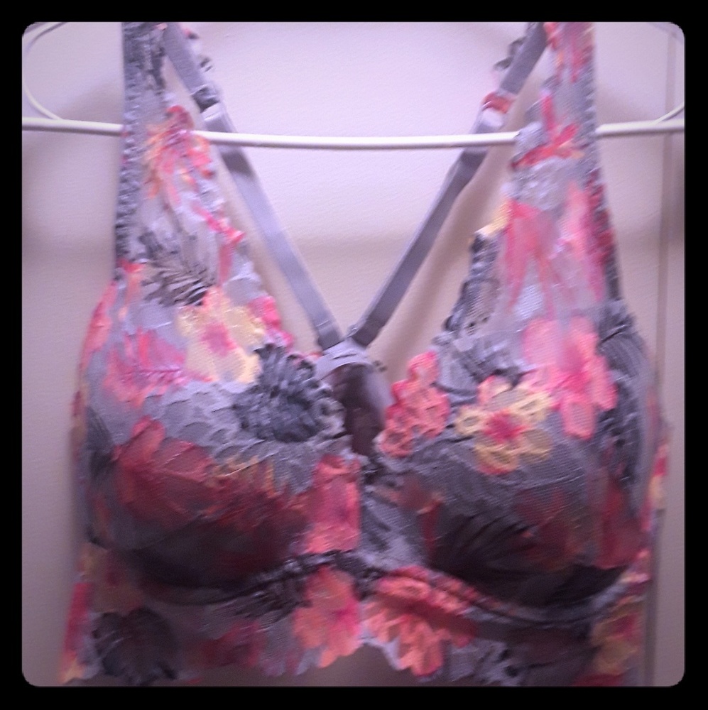 PINK Bra NWT!!